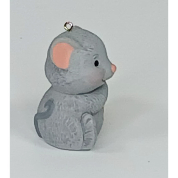 Hallmark Keepsake 2012 Christmas Tree Ornament Sweet Mouse - Picture 4 of 12